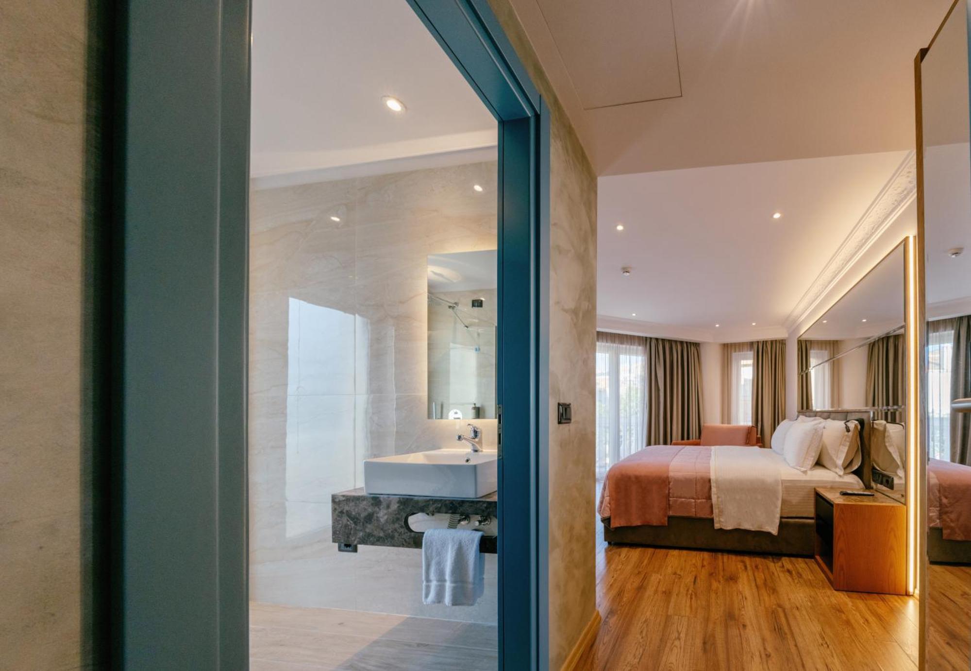 Standard King Room