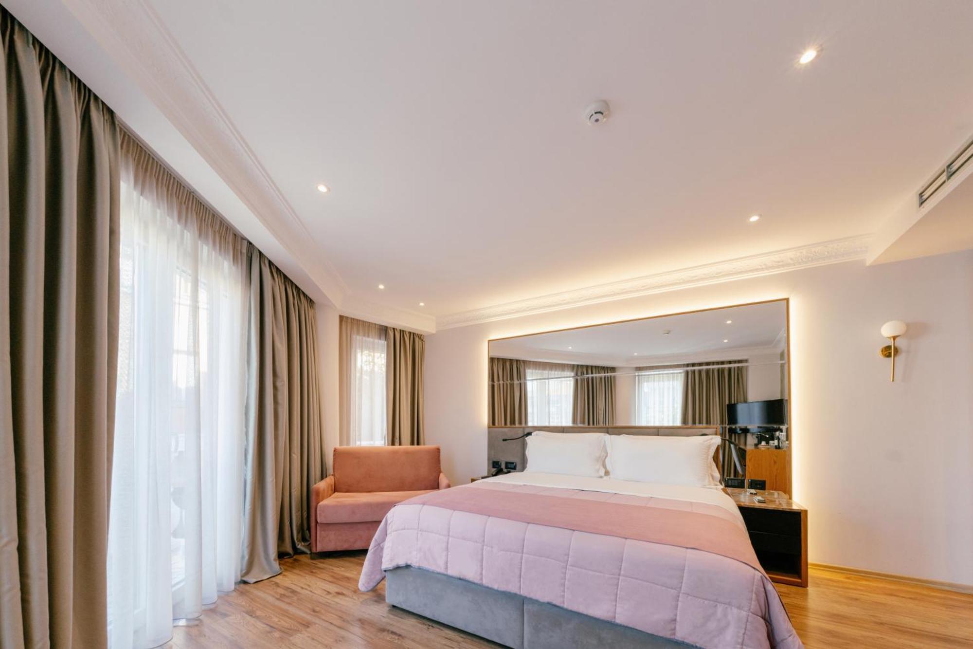 Standard King Room