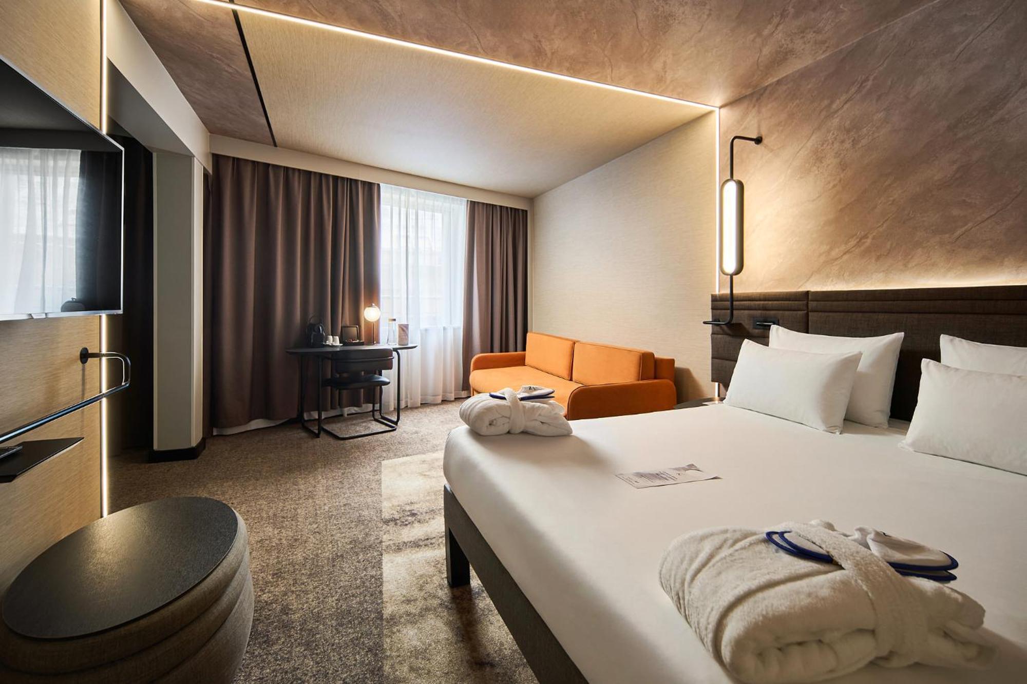Executive Double Room with Balcony,1746822226:JPEG