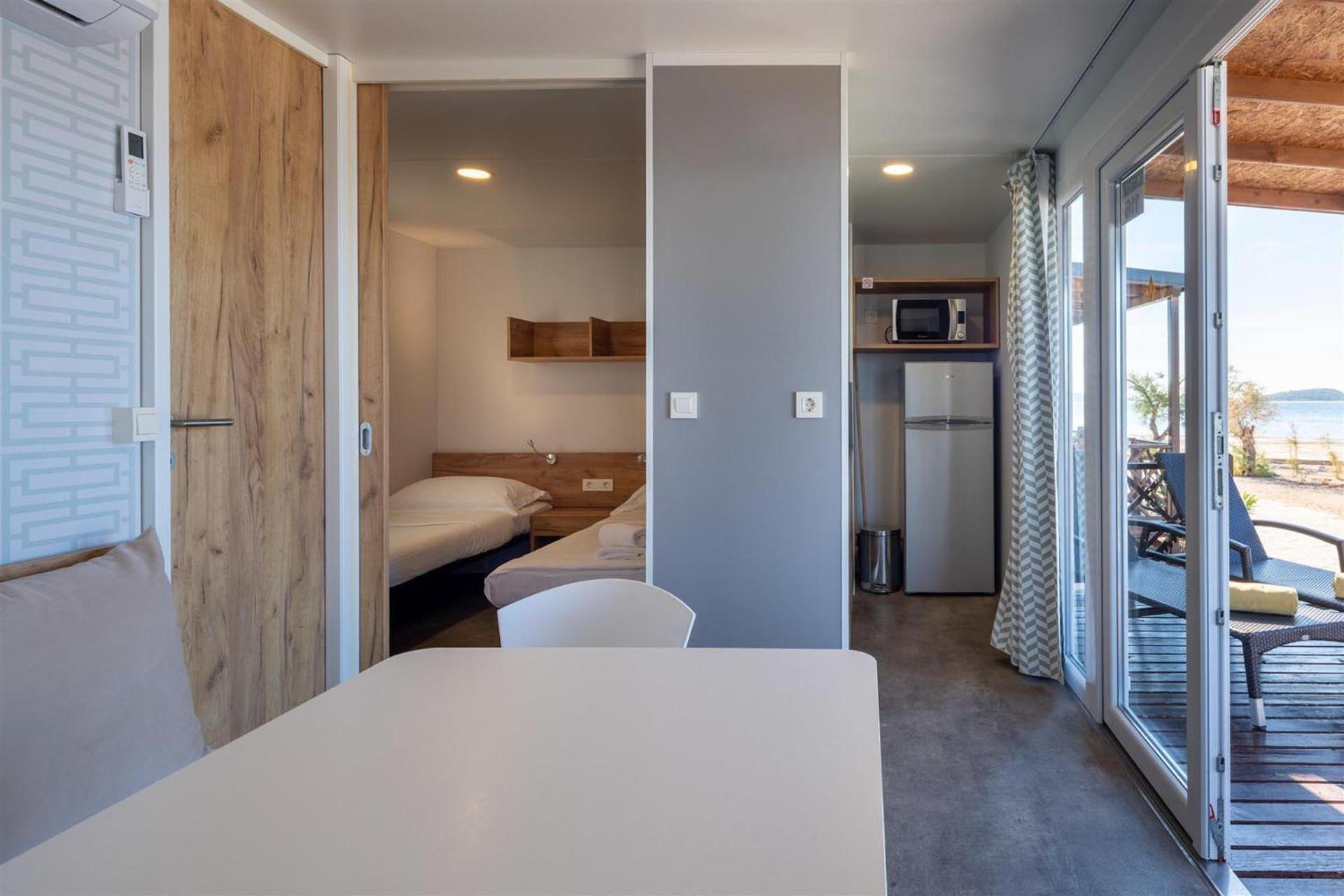 Premium Beach Two-Bedroom Mobile Home Terrace Sea View