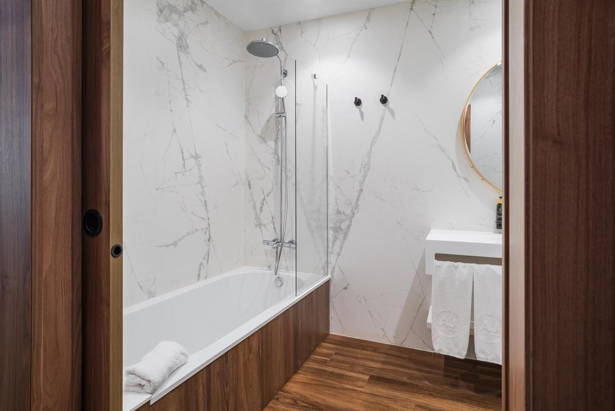 Chambre Double avec Lit d'Appoint