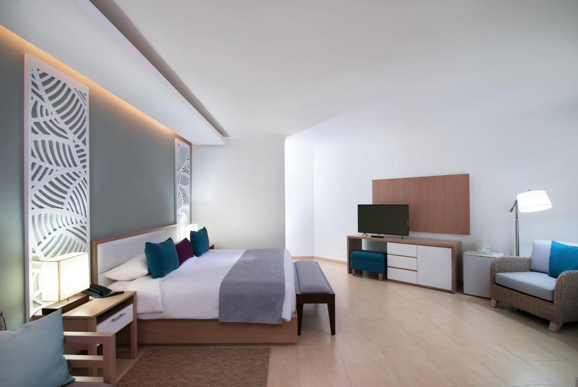 Premium King Junior Suite with Garden View