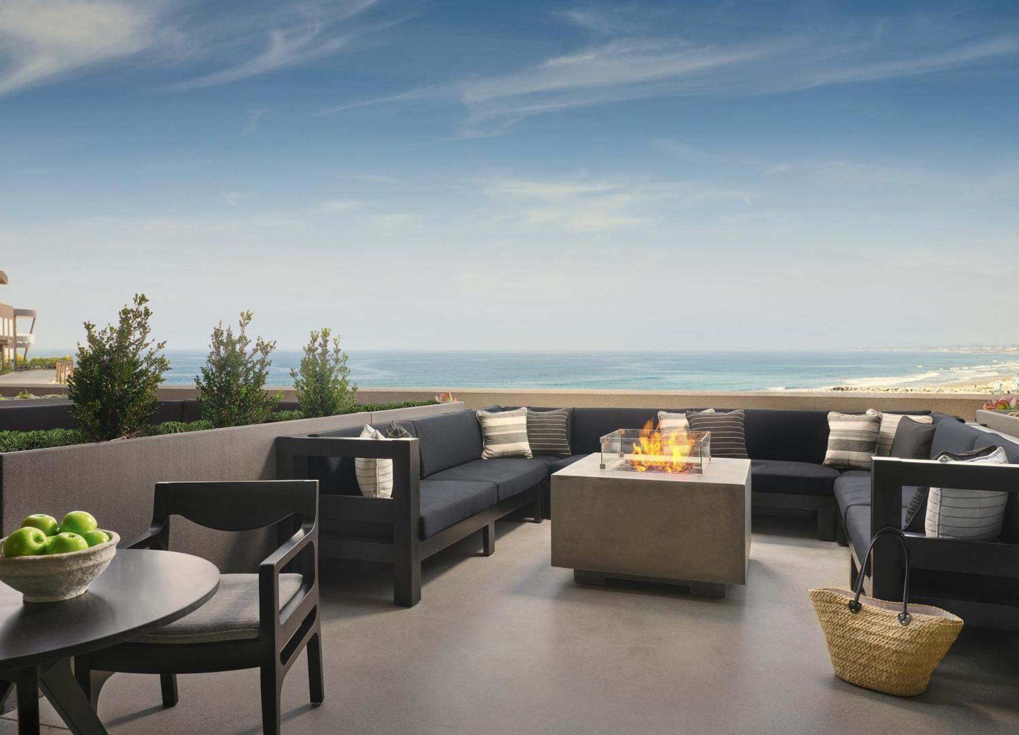 King Room with Firepit and Garden View