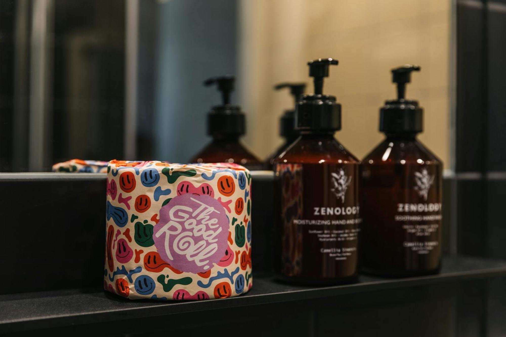 Deluxe Studio,1759906460:JPEG