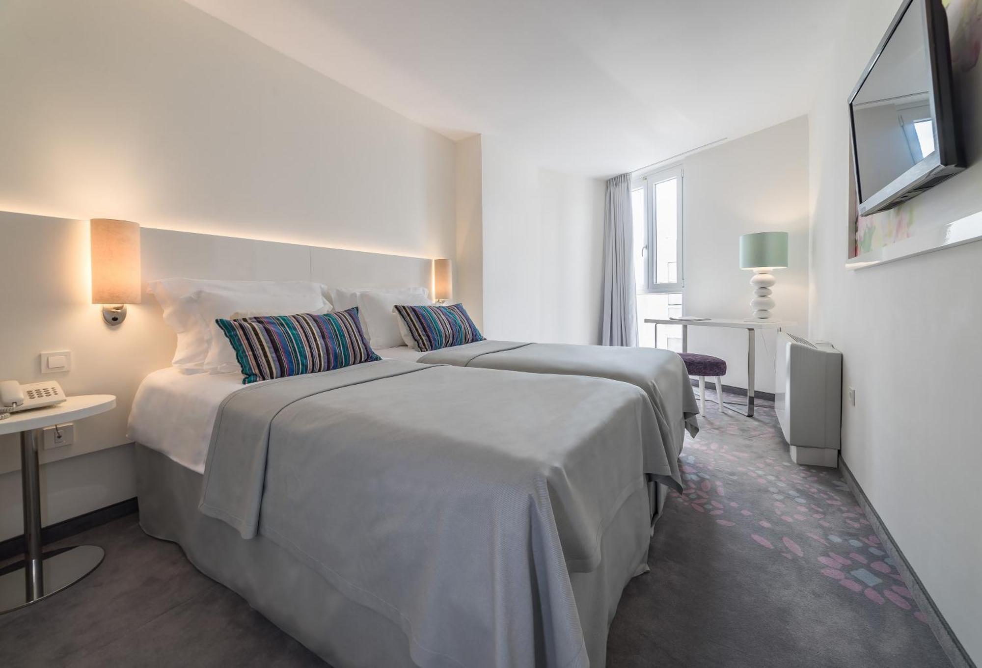 Double or Twin Room Atrium View