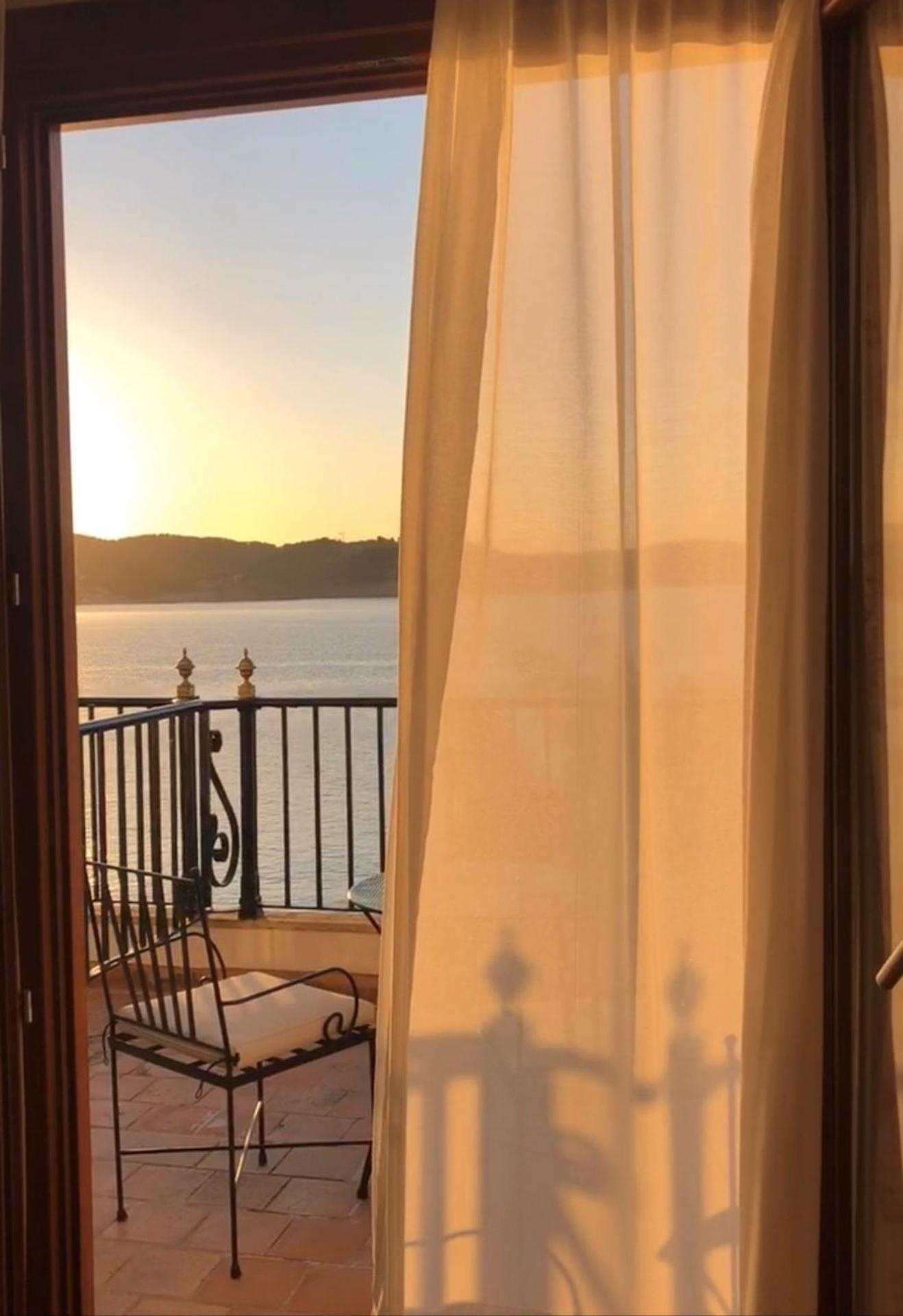 Superior Double or Twin Room Seafront View Balcony