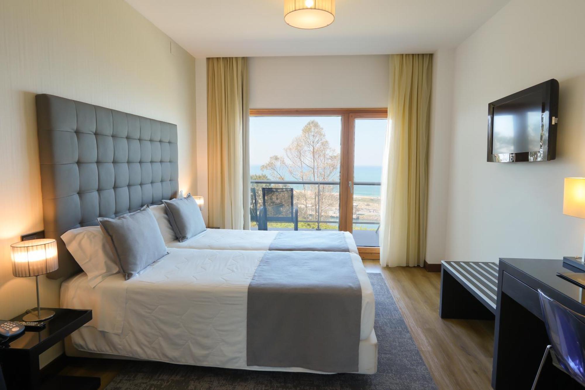 Double or Twin Room Sea View