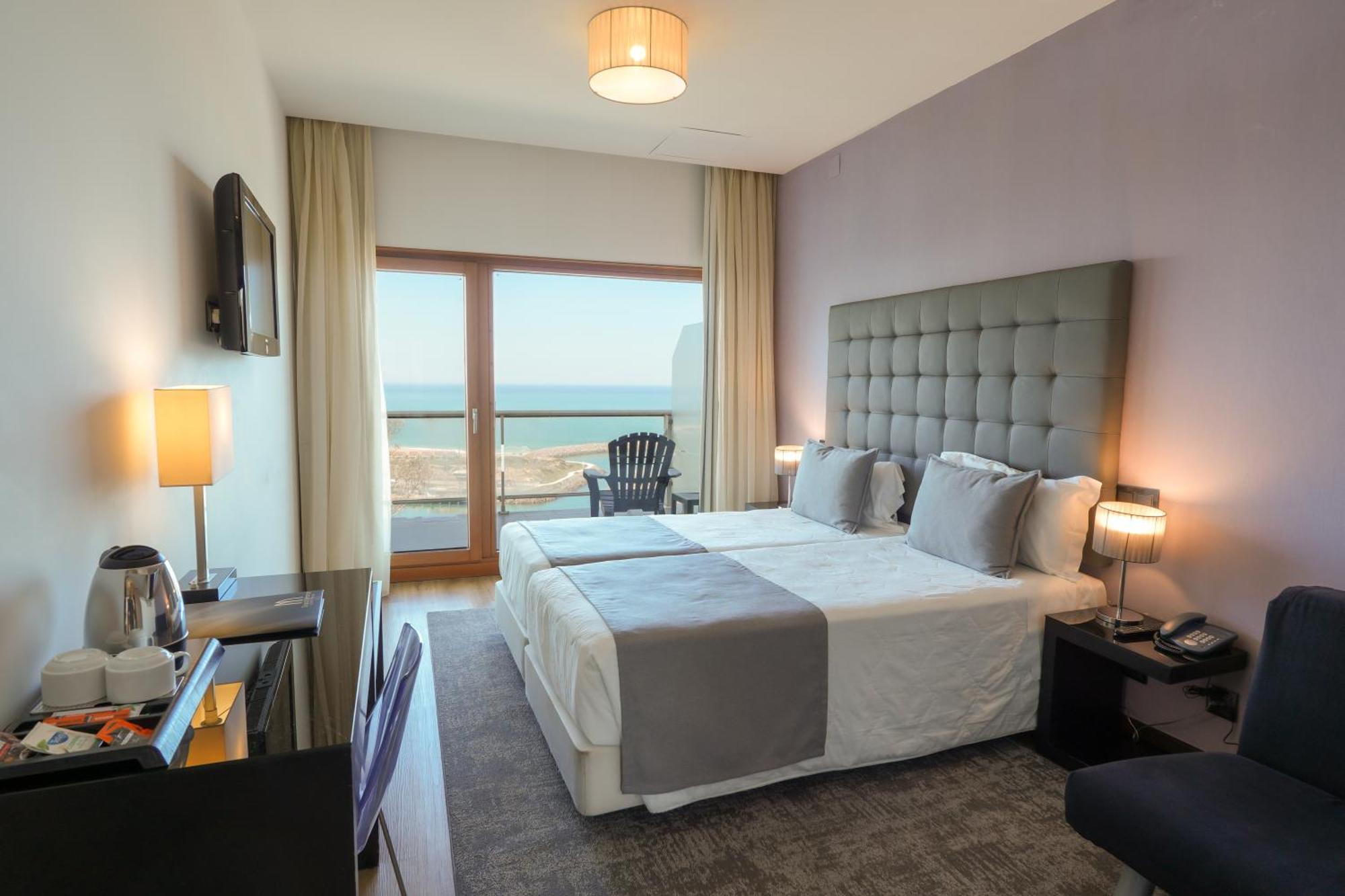 Double or Twin Room Sea View