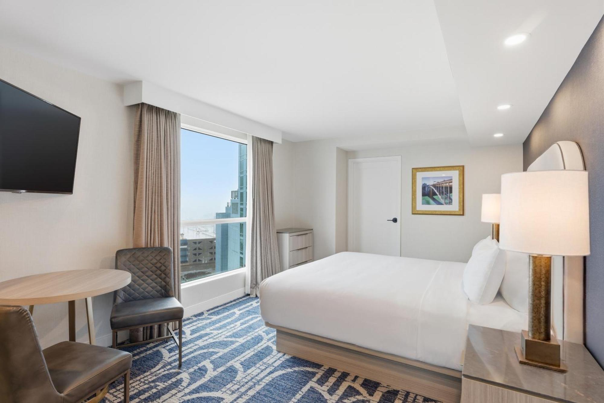 1 KING BED CITY VIEW,1765819086:JPEG