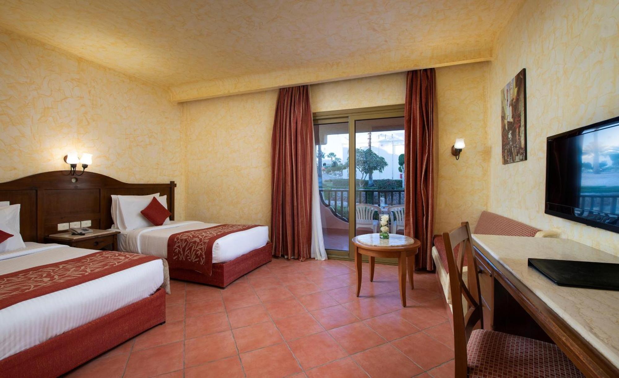 Triple Room with Garden View