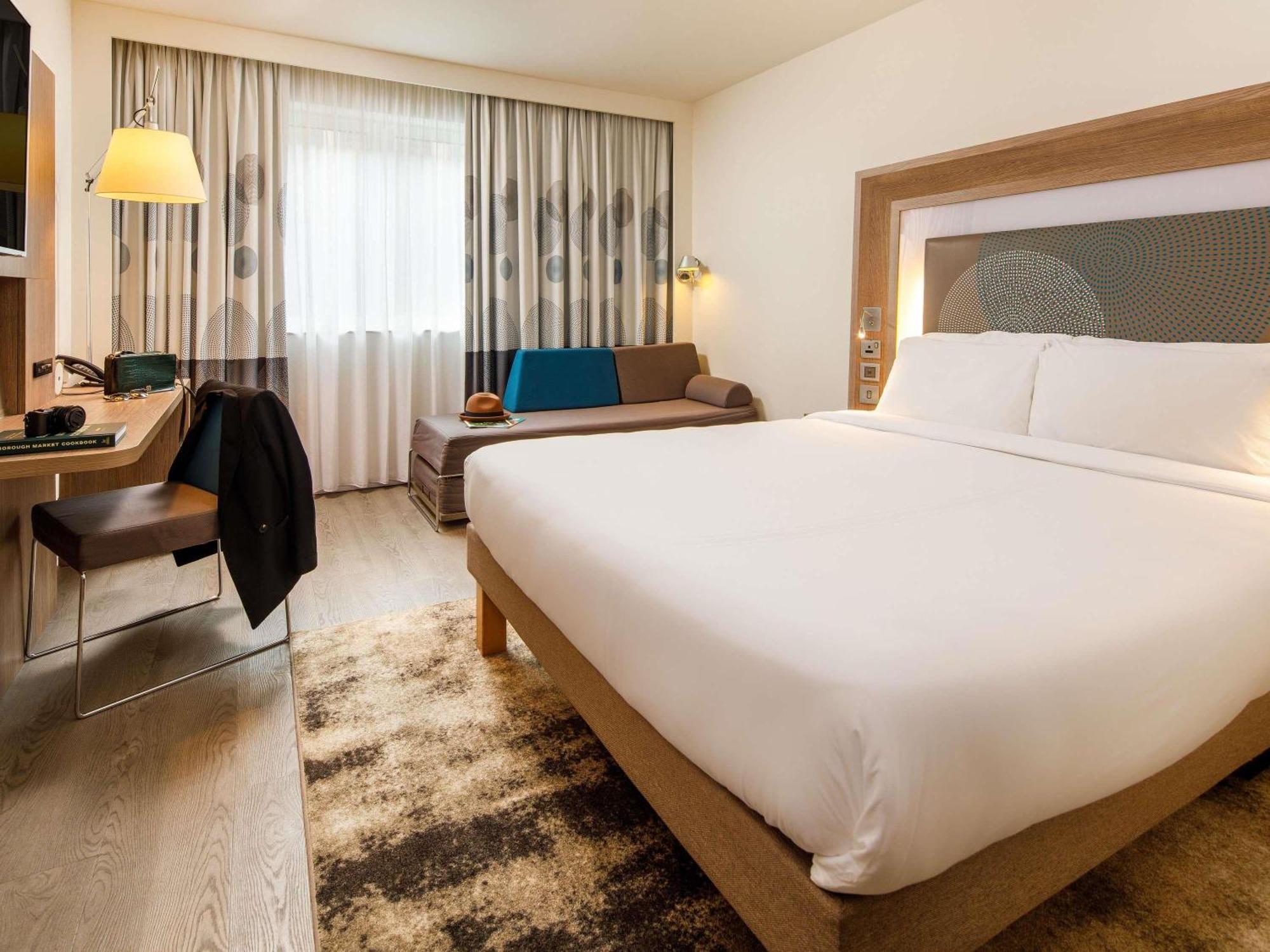 Superior Premium Queen Room One Queen Bed One Double Sofa Bed,1770439086:JPEG