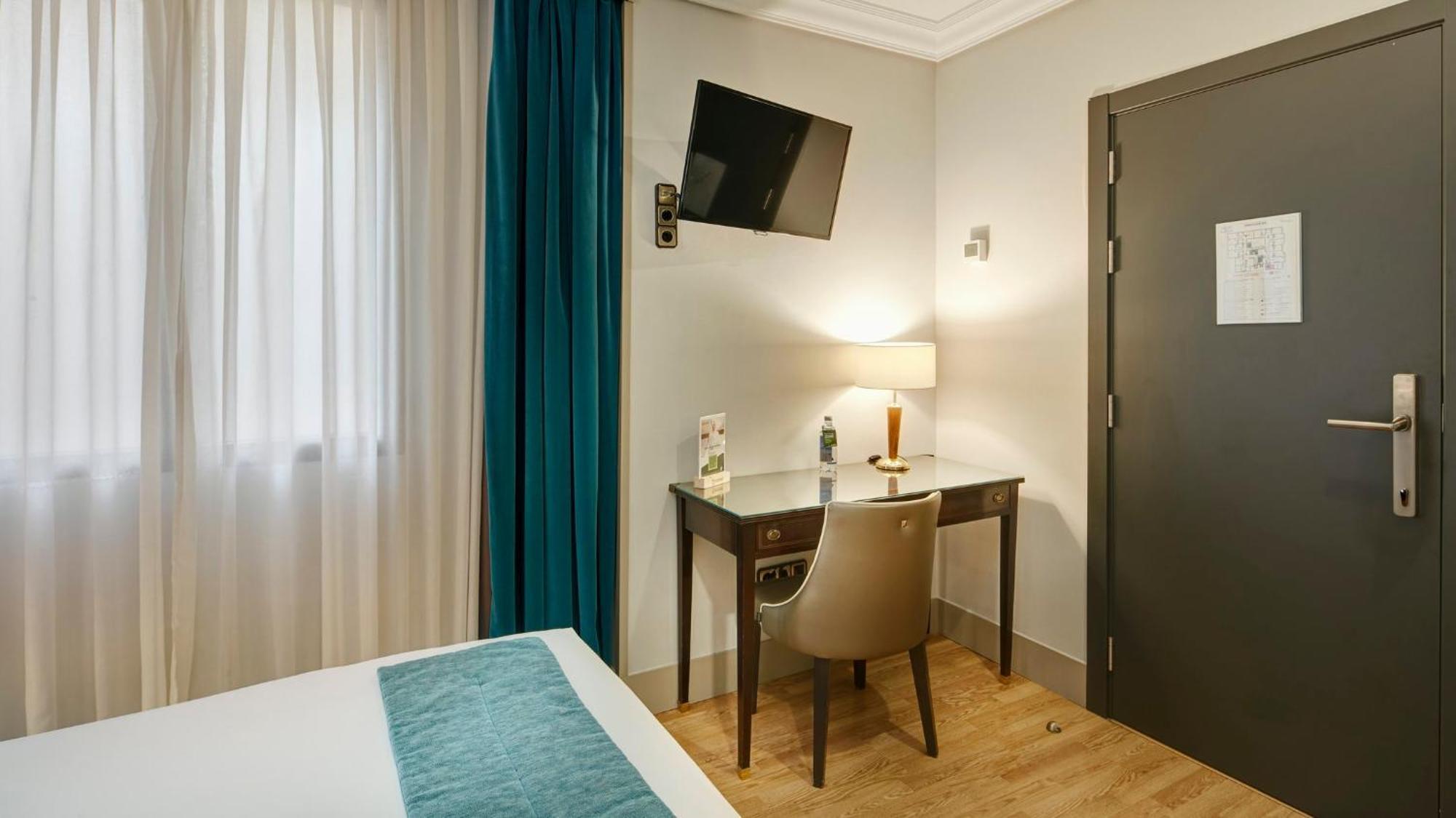 Standard Triple Room,1774428438:JPEG