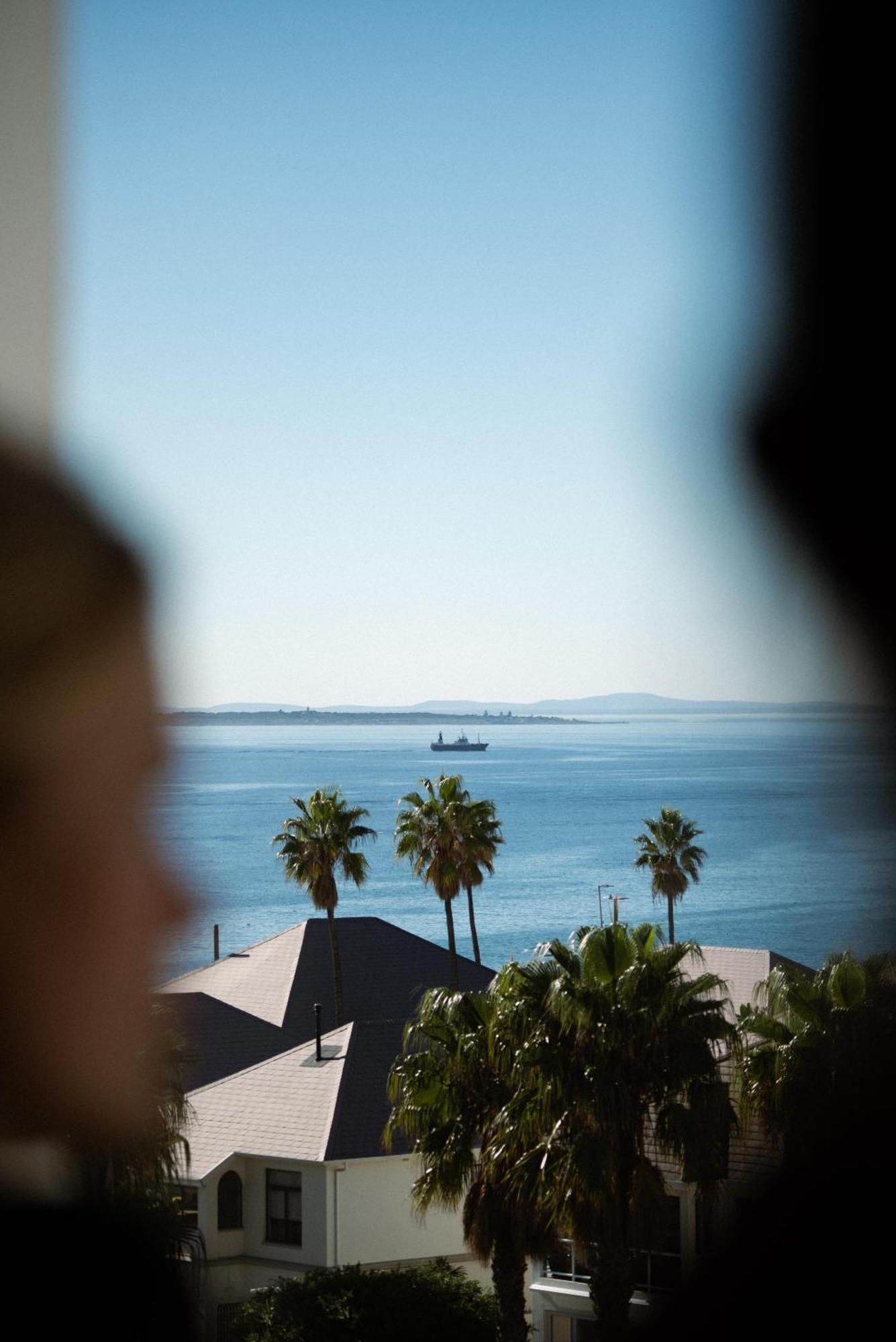 Apartamento de 1 dormitorio con vistas al mar y balcón