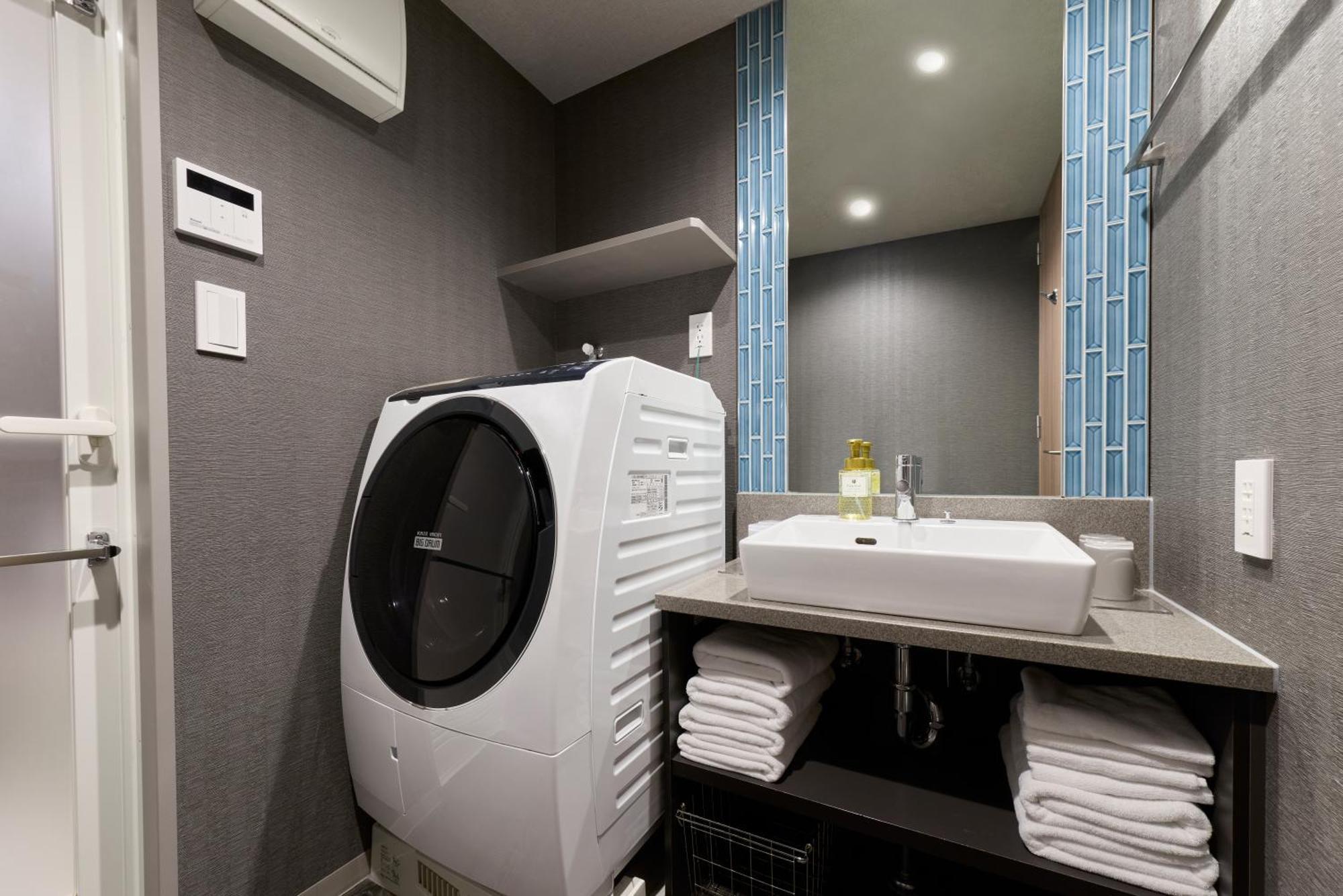 Superior Family Room Washing Machine
