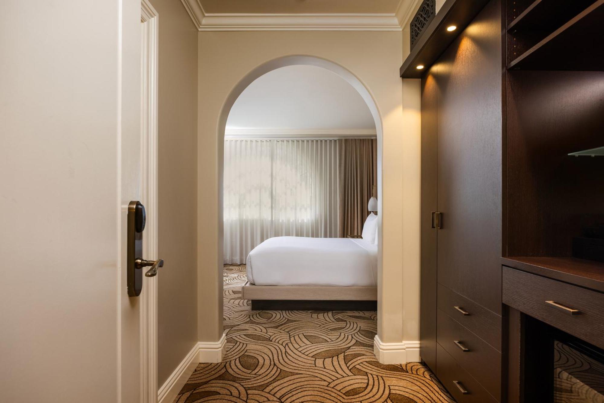 Luxury King Room,1772955510:JPEG