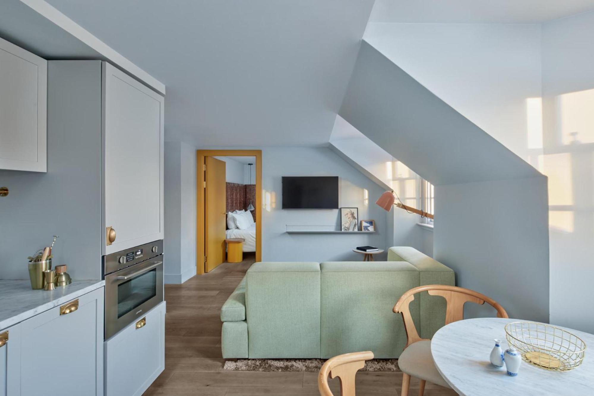 Suite de 1 dormitorio con sofá cama