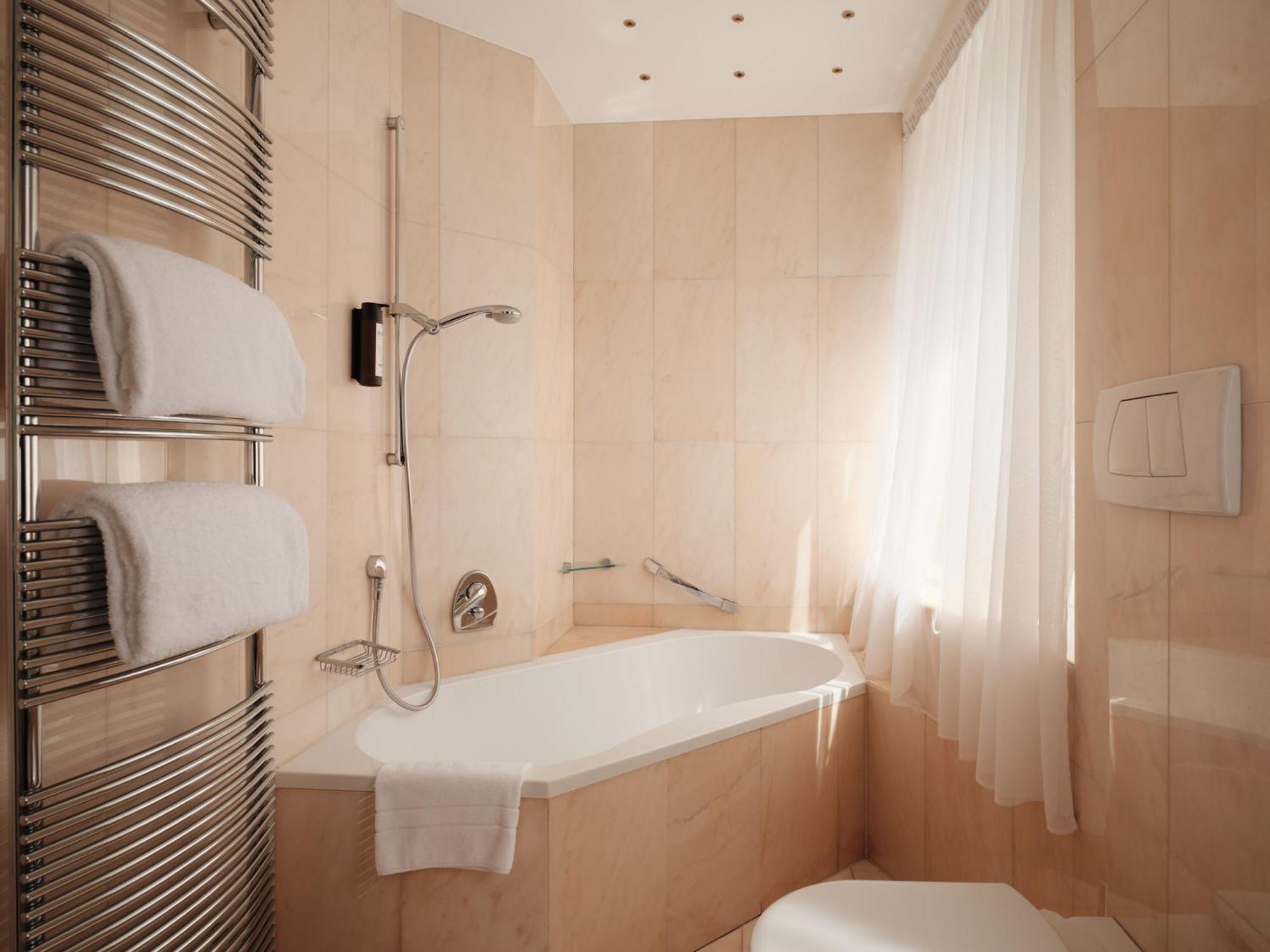 Luxe Kamer met 1 of 2 Bedden en Balkon