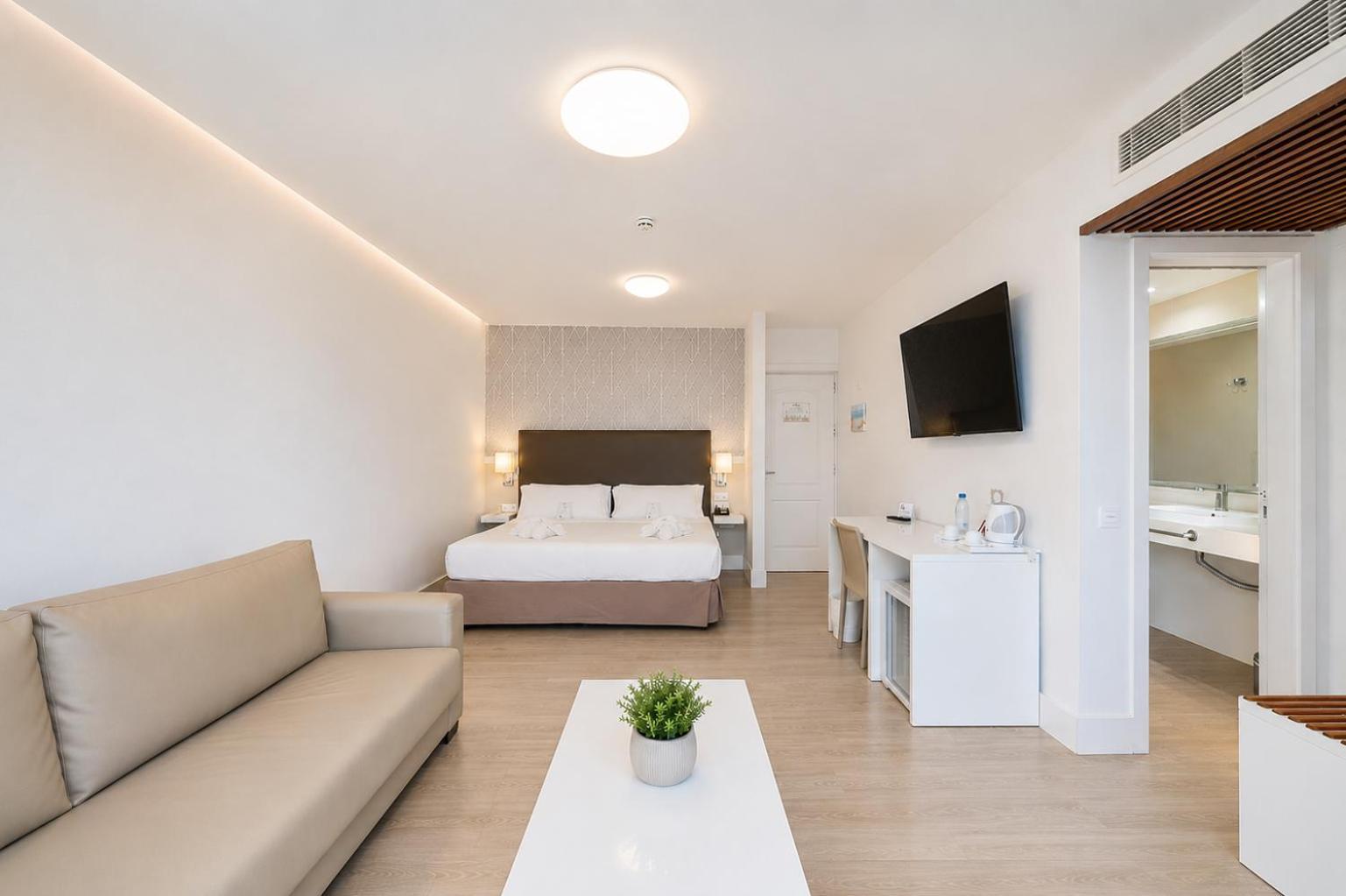 Double Room with Pool View