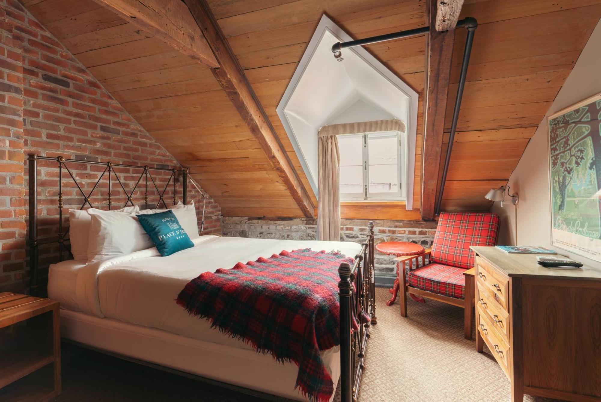 Superior Attic Room