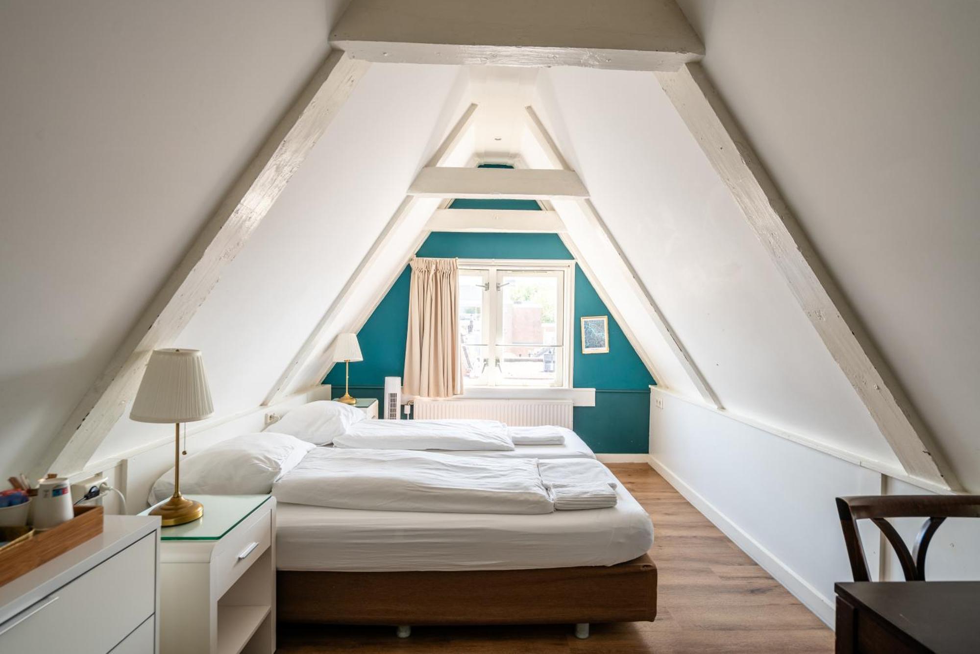 Twin Room,1774484211:JPEG