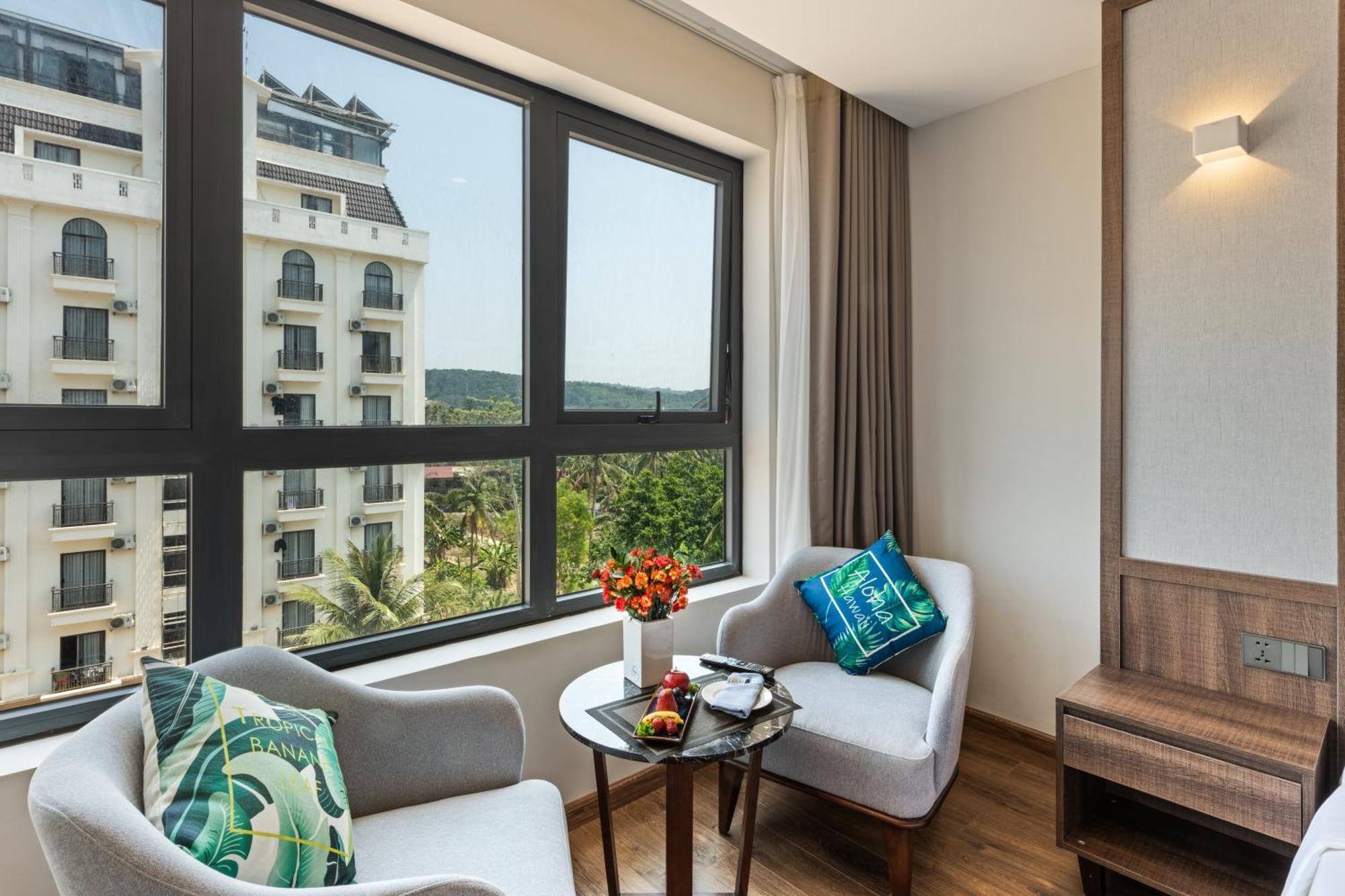 Deluxe King/Twin Room