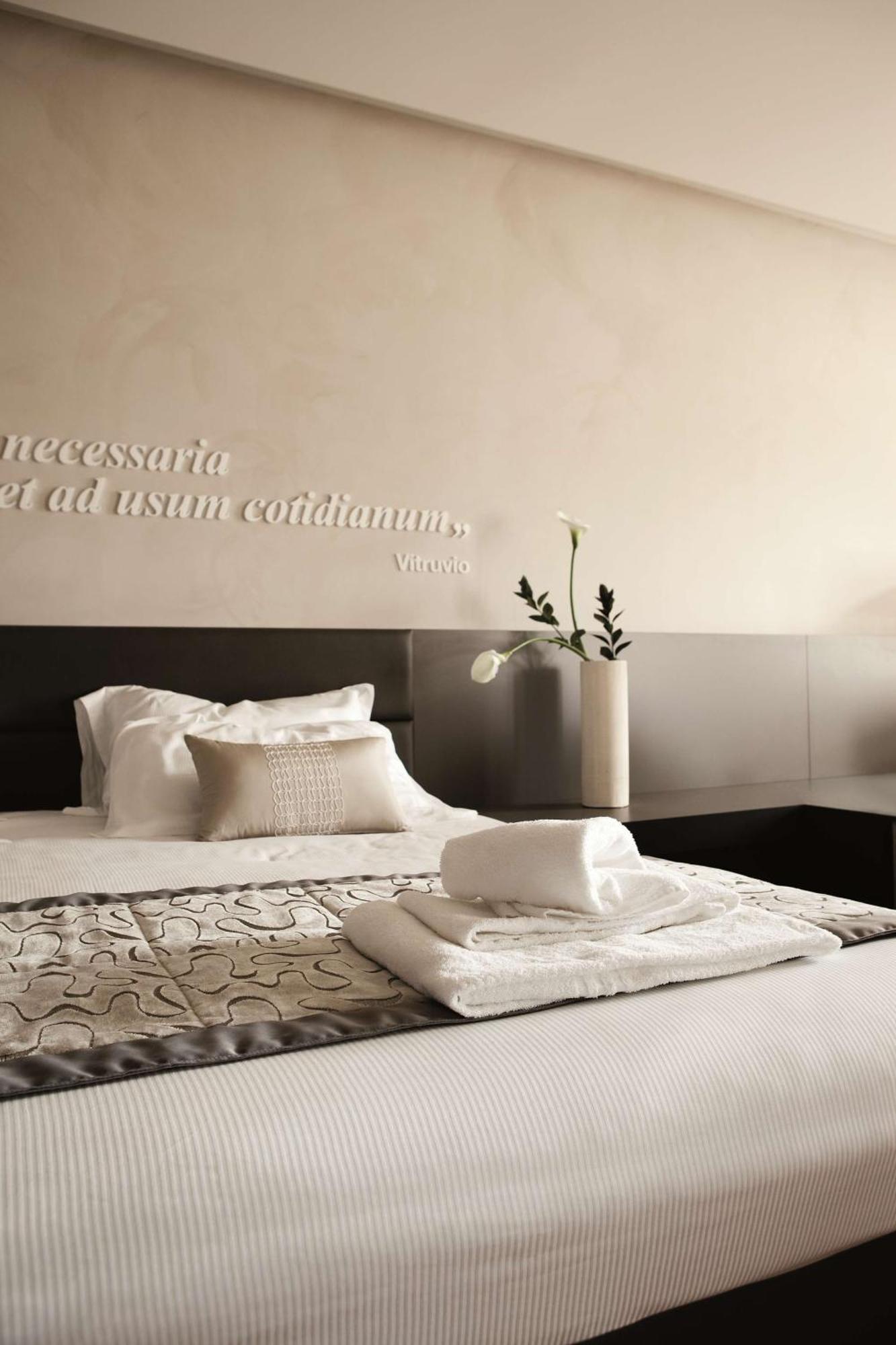 Majestic Double Room with Pool Acces,1284561412:JPEG