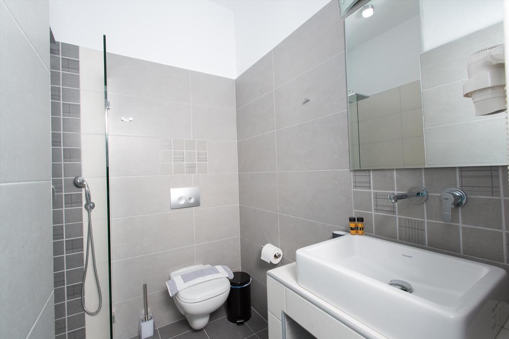 Apartment,253547057:JPEG