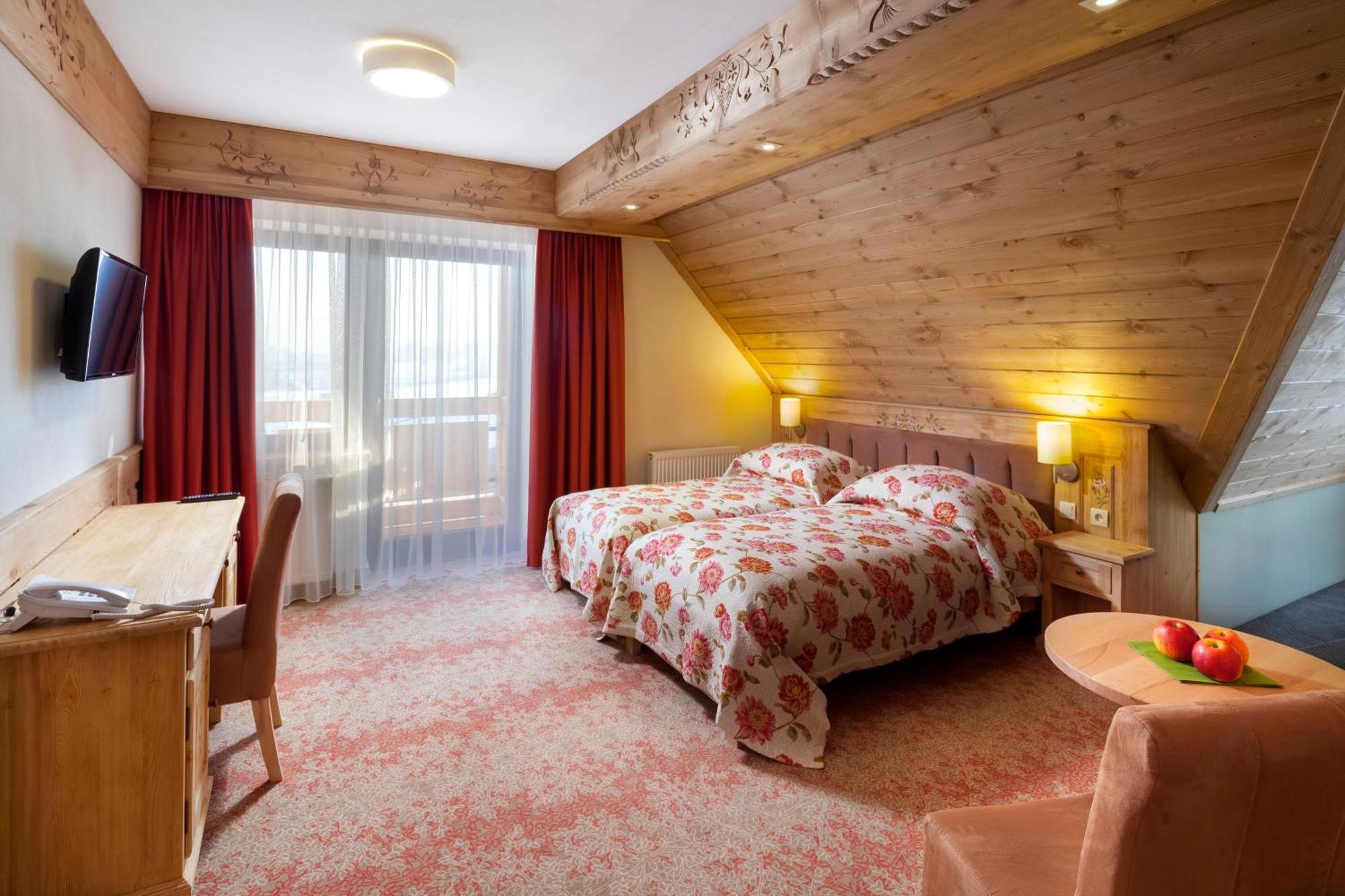 Standard Double or Twin Room with unlimited access to Terma Bania