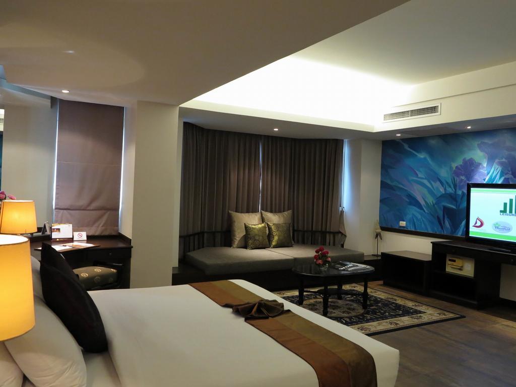 Junior Suite,818314019:JPEG