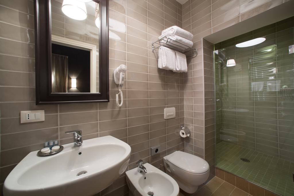 Deluxe Double or Twin Room with City View,822845660:JPEG