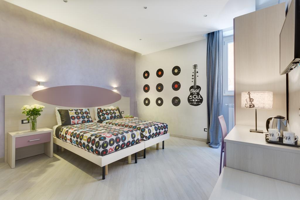 Quarto Deluxe com Cama de Casal ou 2 de Solteiro