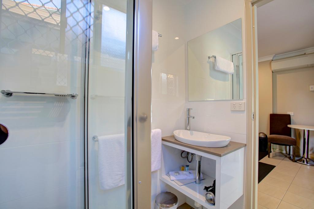Queen Travellers Room