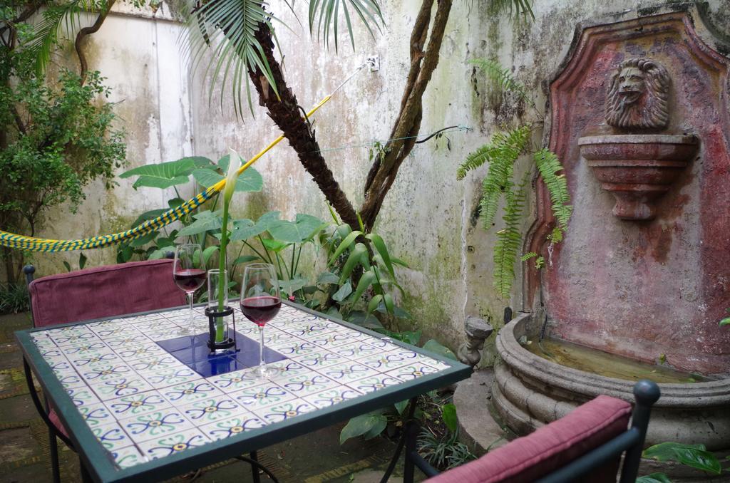 The Garden Suite Lush Private Patio
