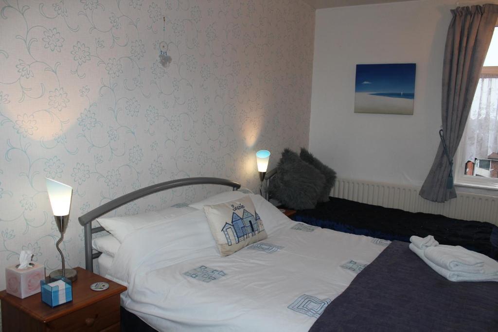 Twin Room with Shower (Room 3 or Room 4 on 1st Floor or Room 6 on 2nd Floor)
