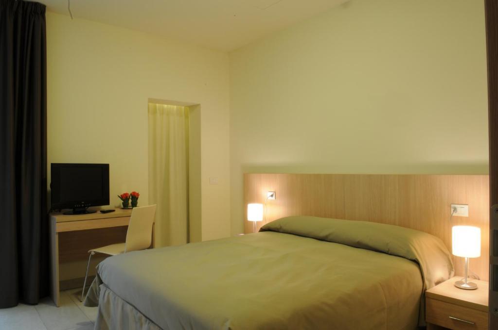 Two-Bedroom Apartment (6 Adults) - Beach Package,28569119:JPEG