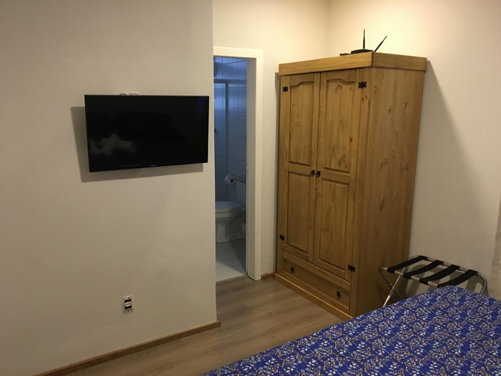 Quarto Econômico com Cama de Casal ou 2 de Solteiro