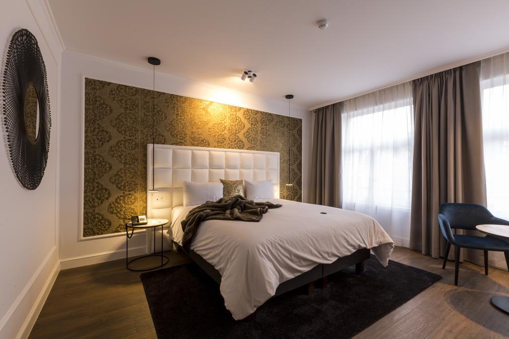 Junior Suite with Garden View