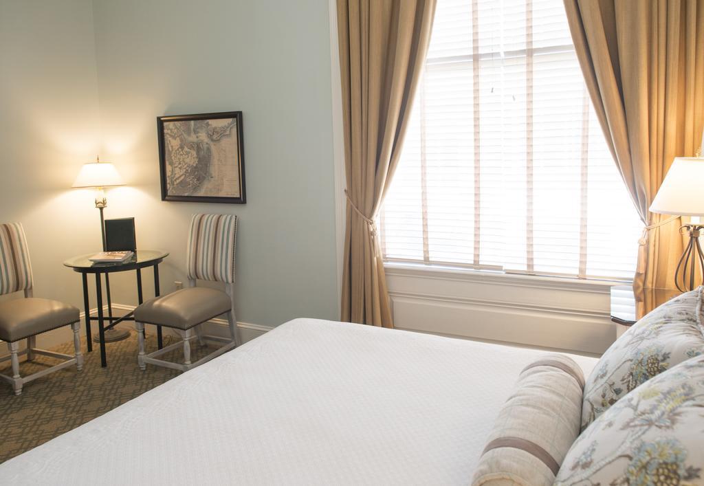 Standard King Room,700741681:JPEG