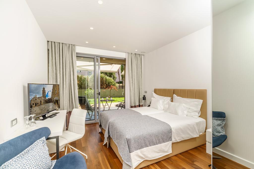 Deluxe Twin Room and Patio