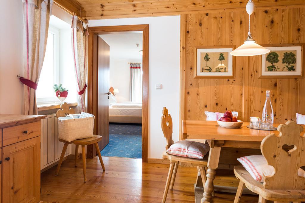 Junior Suite,1649019279:JPEG
