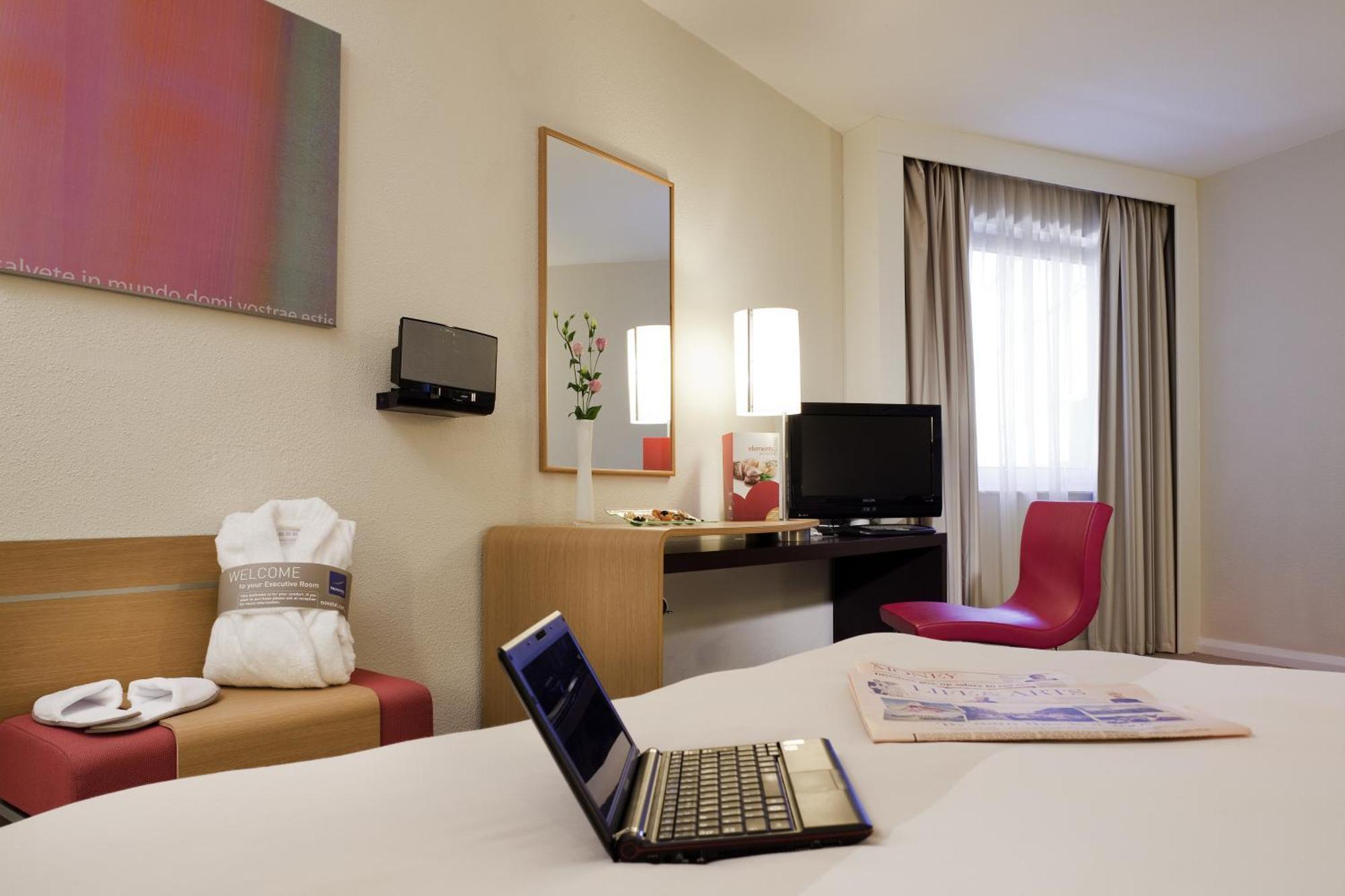 Chambre Lit Queen-Size Exécutive avec Canapé-Lit