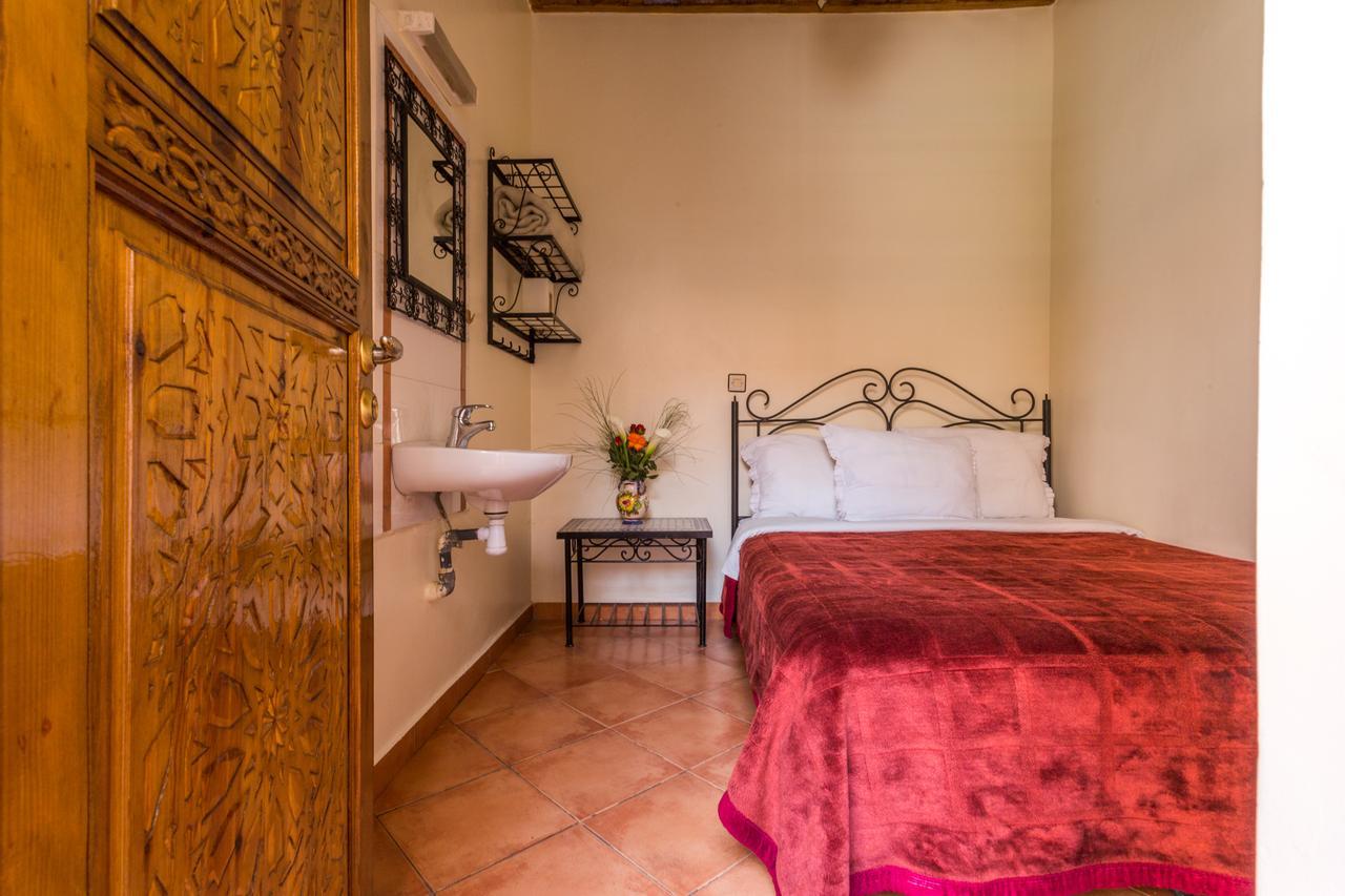 Standard Double Room with Shared Bathroom