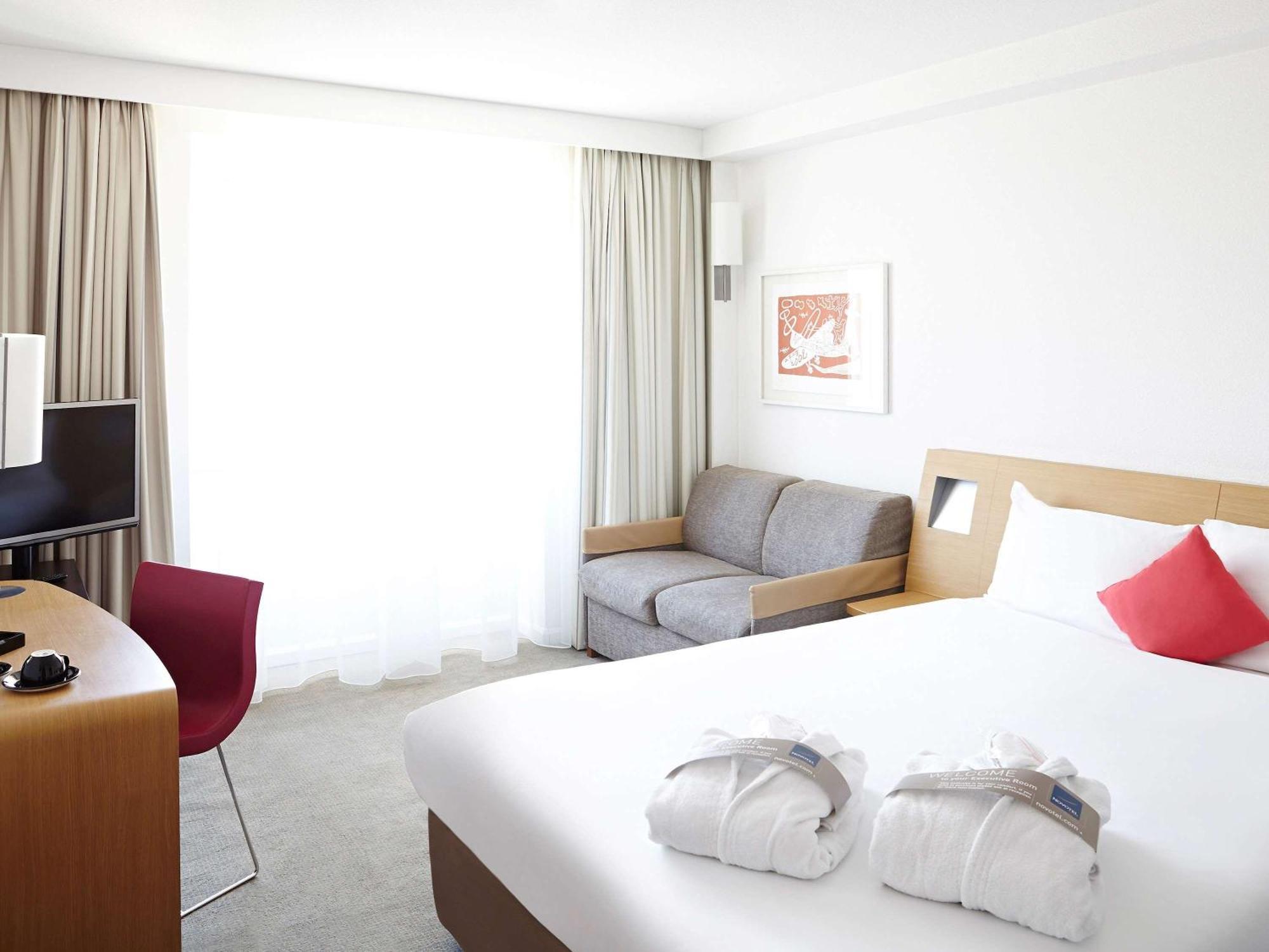 Chambre Lit Queen-Size Standard avec Canapé Convertible