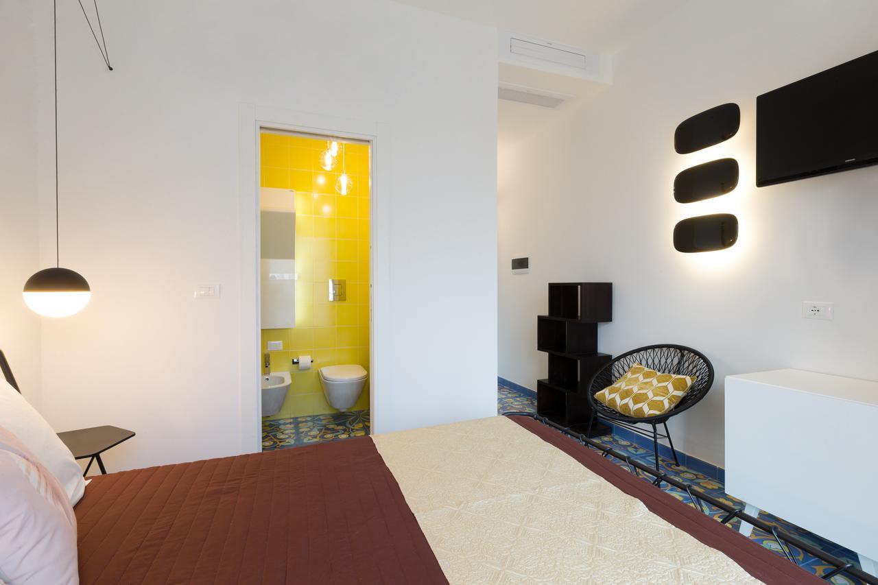 Chambre Double Deluxe - Vue Latérale sur Mer