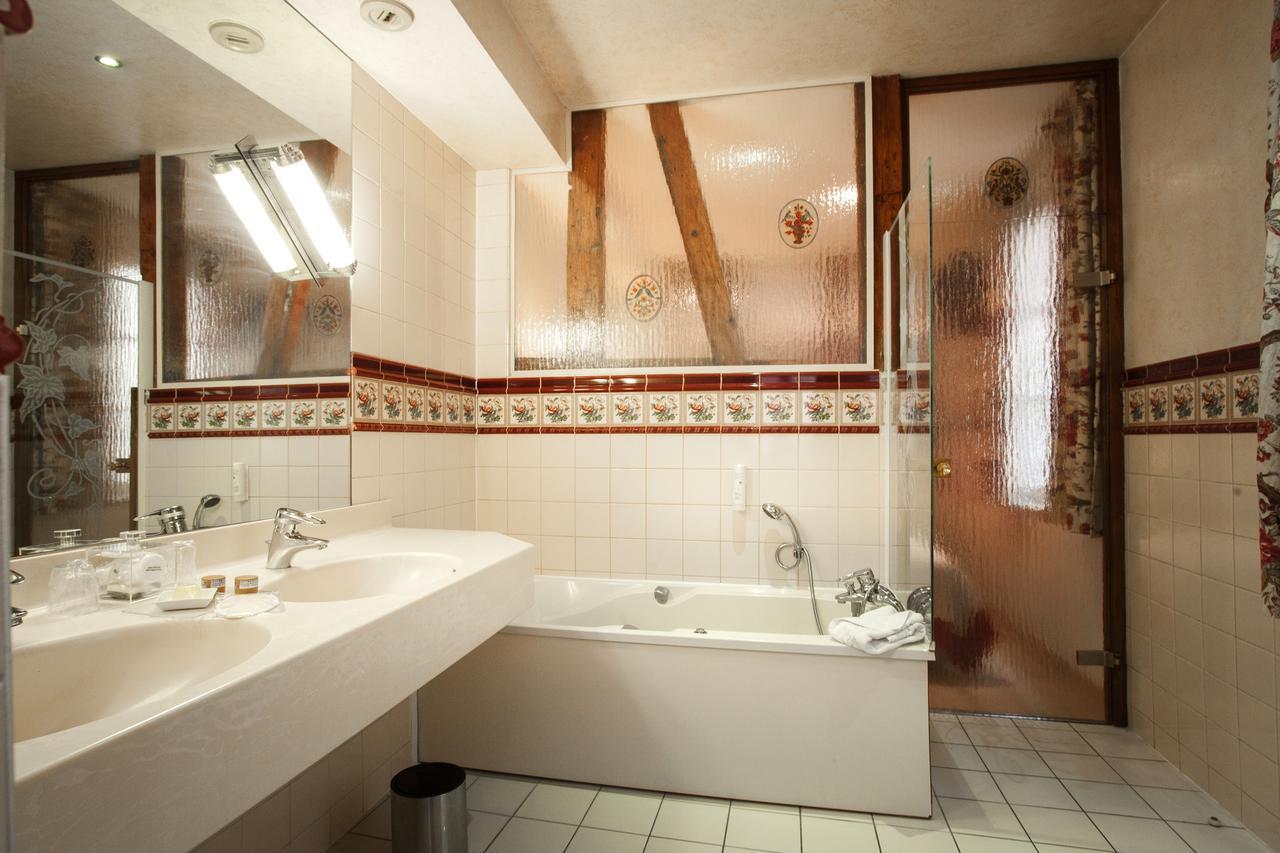 Suite Balneo Bath or Shower,1186442815:JPEG