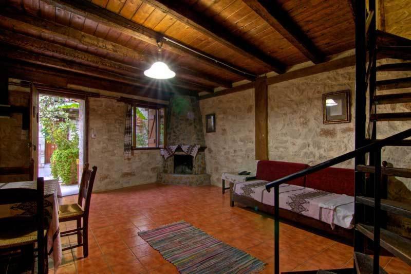 One-Bedroom Apartment,64085752:JPEG