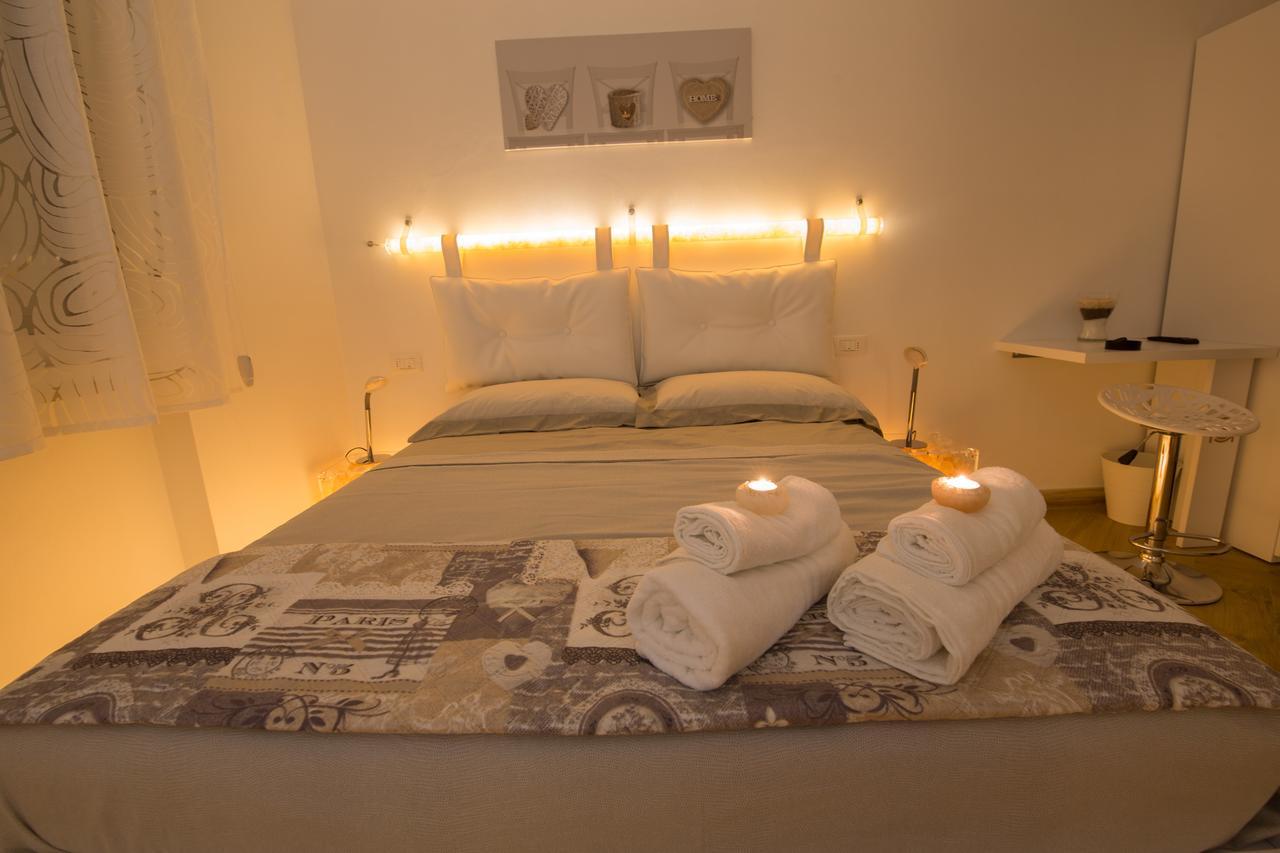 Double Room with Spa Bath,640304646:JPEG