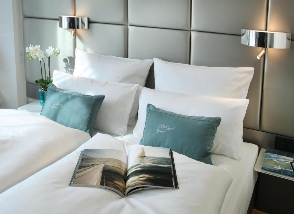 Deluxe Queen Room,1420528698:JPEG