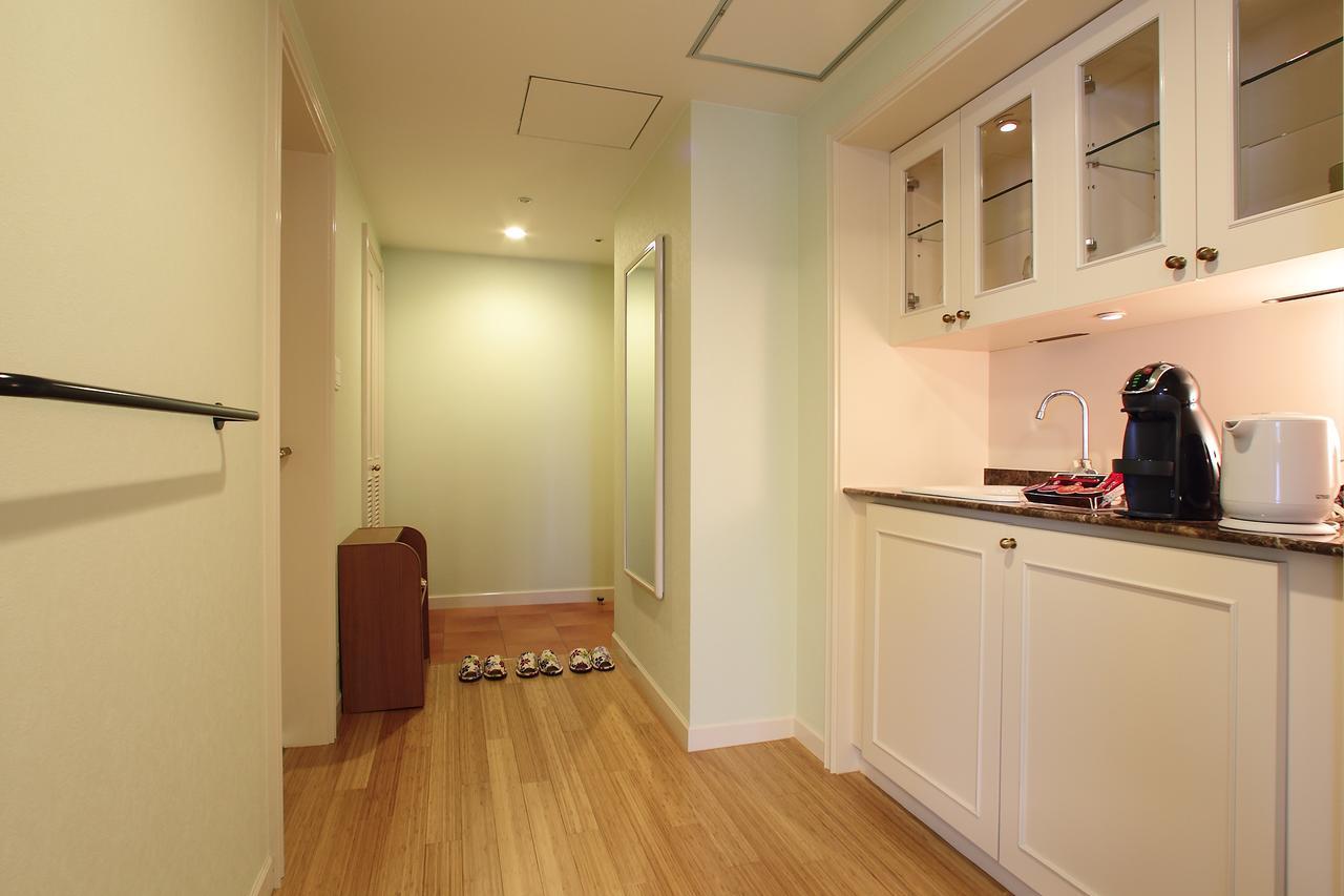 Premier Triple Room with Lounge Access - Non Smoking