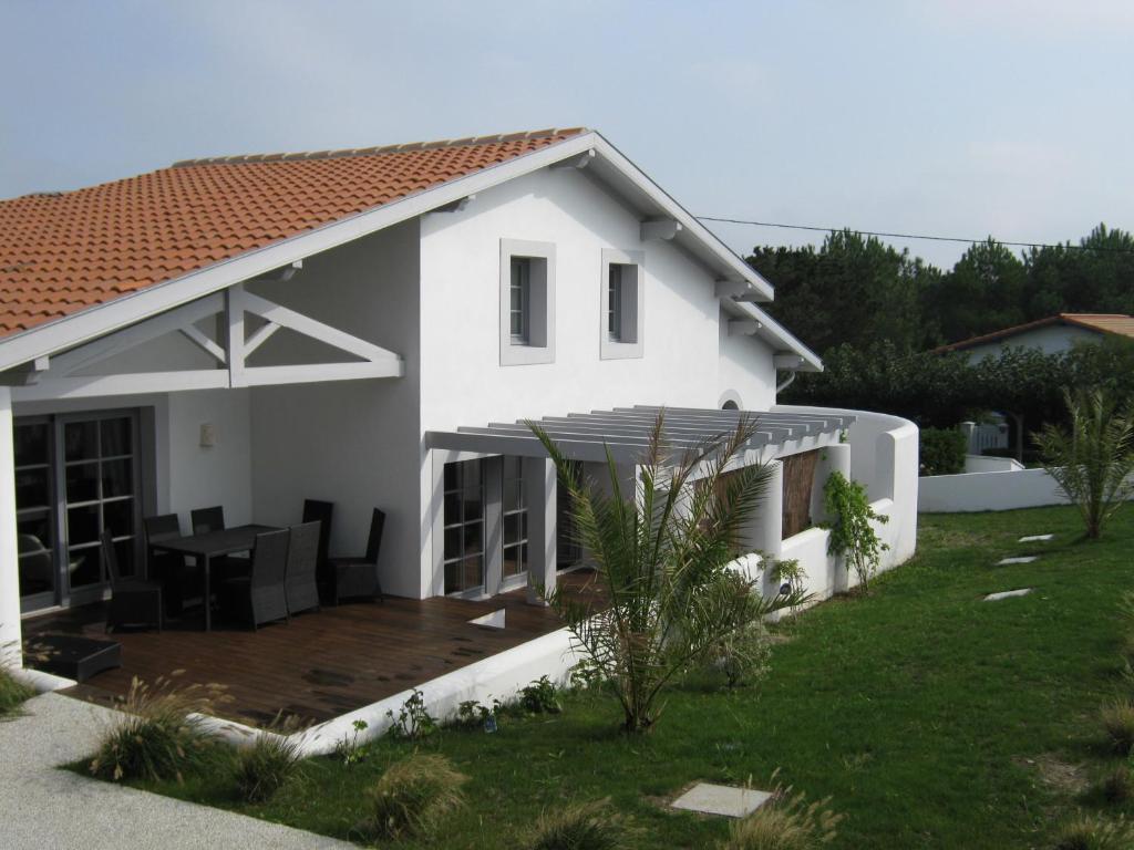 Villa (10 People)